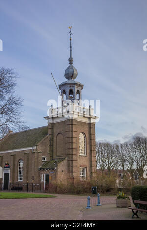 Église au centre d'Urk, Pays-Bas Banque D'Images