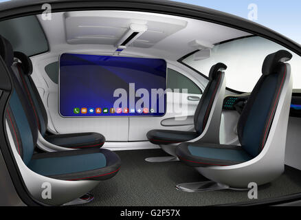 Concept intérieur voiture autonome. Moniteur à monter au plafond de l'aide l'homme d'affaires réunion vidéo lorsqu'ils ont sur la route. Image 3D. Banque D'Images