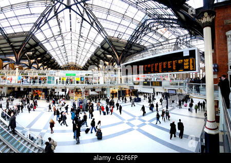 Londres, Angleterre, Royaume-Uni. La gare de Liverpool Street Banque D'Images