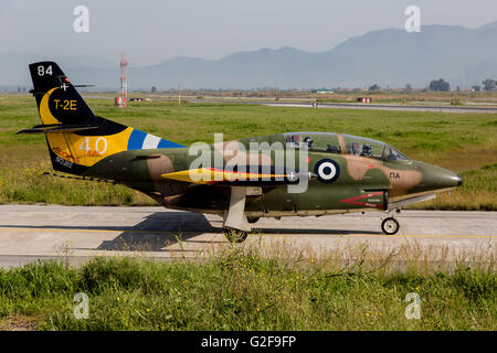 T-2E un avion d'entraînement de la Buckeye Hellenic Air Force en 40e anniversaire marquages, Kalamata, Grèce. Banque D'Images