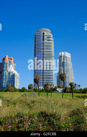 Condo towers Portofino et Continuum dans South Beach, FL, USA. Banque D'Images