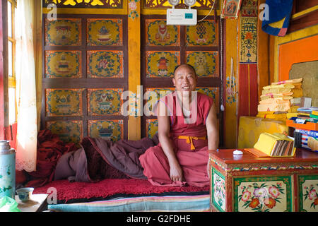 Lama dans le monastère de Pabongka. Tibet, Chine. Banque D'Images