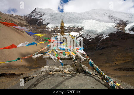 Vue panoramique sur Noijin Gangsang, Karo la Pass. Tibet, Chine. Banque D'Images