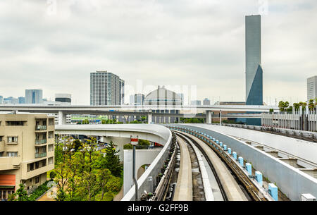 Vue sur Tokyo à partir de la ligne Yurikamome Banque D'Images