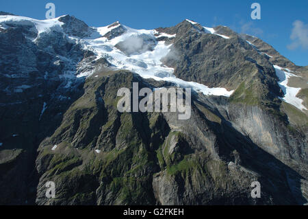 Les pics dans la neige et des glaciers de Grindelwald à proximité dans les Alpes en Suisse Banque D'Images