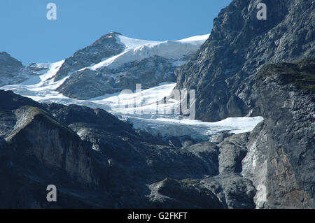 Glacier (Oberer Grindelwaldgletscher) et les pics à proximité Grindelwald dans les Alpes en Suisse Banque D'Images