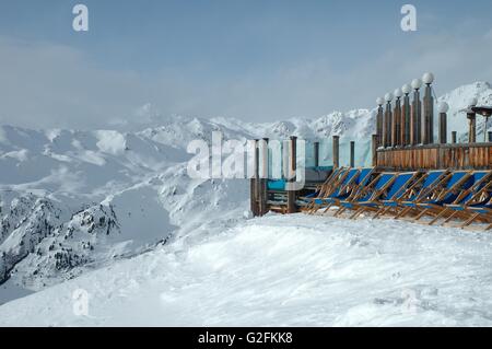 Transats debout sur Ofelerjoch point culminant en Autriche dans la vallée Zillertal Kaltenbach à proximité Banque D'Images