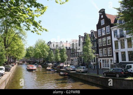 Voie navigable et anciens entrepôts le long du canal Leidsegracht 17ème siècle, le centre d'Amsterdam, Pays-Bas Banque D'Images