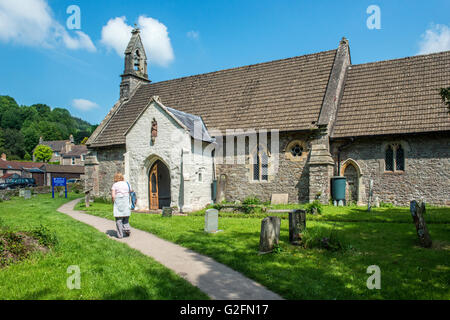 Église de Tintern dans la vallée de la Wye sur la Wye Valley Walk, Monmouthshire au Pays de Galles du sud Banque D'Images