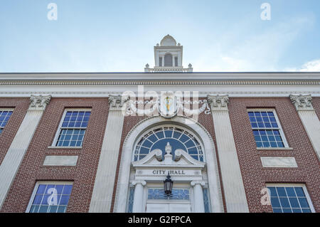Burlington, USA - Le 28 mai 2016 : l'Hôtel de Ville de Burlington à l'intersection de la rue de l'Église et la rue principale à Burlington, Vermont Banque D'Images