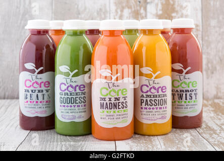 Les jus frais et smoothies Banque D'Images