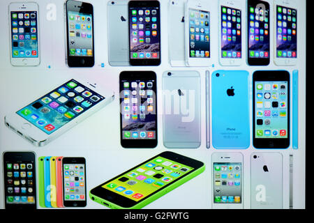 Internet Explorer Navigateur montrant l'écran du téléphone d'Apple sur un écran de l'Ipad Banque D'Images