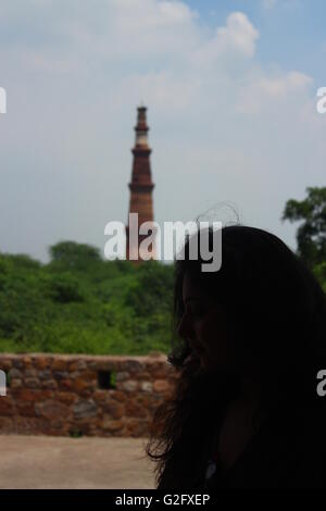 La célèbre Qutub Minar ASI Monument à Delhi par œil différent angle depuis Bhool Bhulaiya,Tombeau de Adham Khan,Inde,Asia Banque D'Images