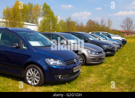 ALTENTREPTOW / ALLEMAGNE - Mai 1, 2016 : Volkswagen se dresse sur votre à altentreptow, Allemagne au 1er mai 2016. Banque D'Images