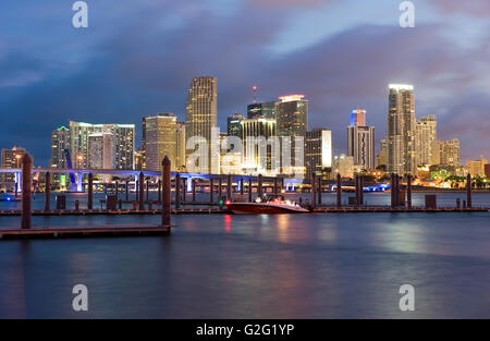 Skyline de Miami comme vu de Watson Island Banque D'Images