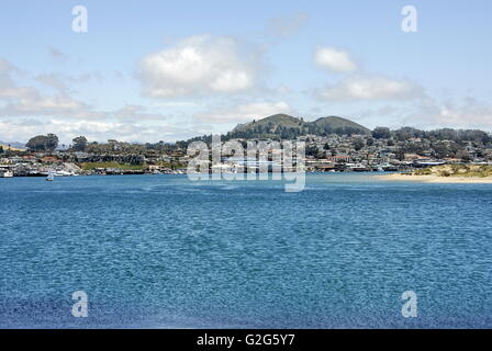 Vue de la ville de Morro Bay de Morro Rock in Morro Bay, Californie Banque D'Images