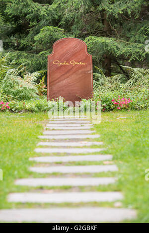 Pierre tombale du célèbre star de cinéma Greta Garbo au cimetière skogskyrkogarden, forêt, Stockholm, Stockholm, Suède Comté Banque D'Images