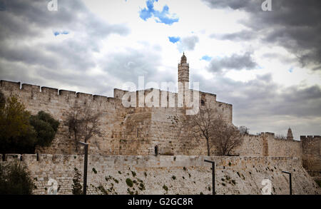 David tower à jerusalm boundry pierre mur avec cloudy skyes Banque D'Images