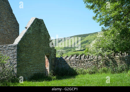 Tyneham est un village abandonné sur la côte du Dorset England UK. Elle a été prise par le ministère de la guerre en 1943 et n'est jamais revenu. Banque D'Images