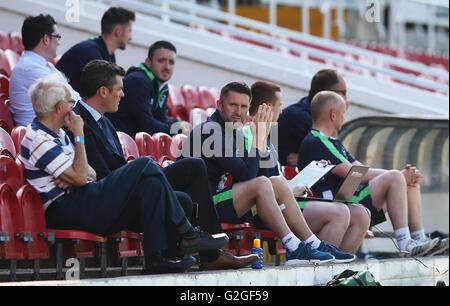 La République d'Irlande Robbie Keane se trouve dans les peuplements au cours d'une séance de formation à Turner's Cross, Cork. Banque D'Images