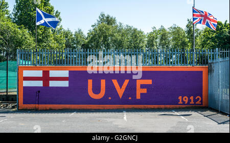 Murale à côté de terrain de football de l'université virtuelle à Sydenham zone de East Belfast. Banque D'Images