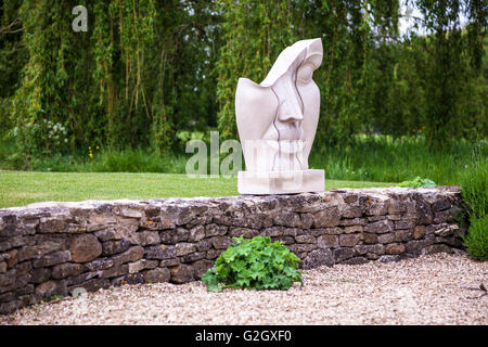 Sculpture à Kingham Oxfordshire Artweeks Lodge pendant 2016 par James Conolly Banque D'Images