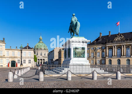 Statue de Frédéric V, la Place du Palais d'Amalienborg, Copenhague, Danemark Banque D'Images