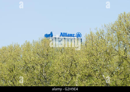 Le complexe d'Allianz dans Alt-Treptow. Berlin, Allemagne Banque D'Images