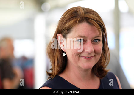 Hay Festival, Pays de Galles, Royaume-Uni - Mai 2016 - Leanne politicien suis Bois et le leader de Plaid Cymru a été parmi les nombreux visiteurs de la Hay Festival aujourd'hui. Banque D'Images