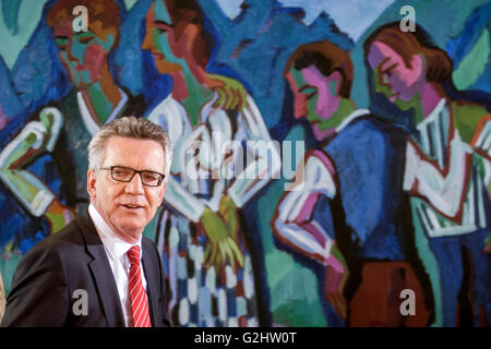 Berlin, Allemagne. 01 Juin, 2016. Le ministre allemand de l'intérieur Thomas de Maizière arrive à la réunion du cabinet fédéral de la chancellerie à Berlin, Allemagne, 01 juin 2016. Photo : MICHAEL KAPPELER/dpa/Alamy Live News Banque D'Images