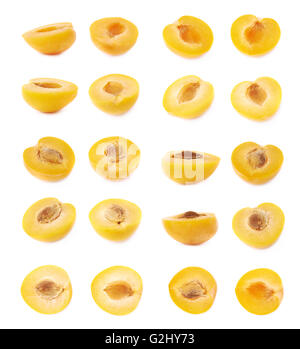 Ouvrir les demi-prunes isolated Banque D'Images