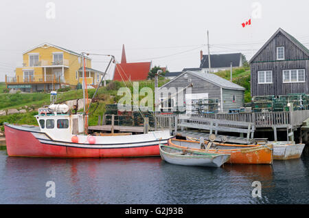 Bateaux dans village historique de Peggy's Cove, Nova Scotia Canada Banque D'Images