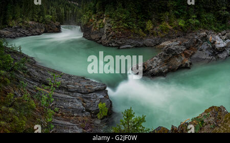 Overlander Falls, Fraser River, le parc provincial du mont Robson près de Valemount, en Colombie-Britannique. Banque D'Images