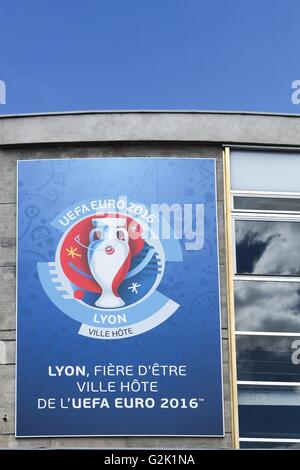 Façade dans Lyon football Euro 2016 et l'annonce de l'hôte de la ville de Lyon, France Banque D'Images