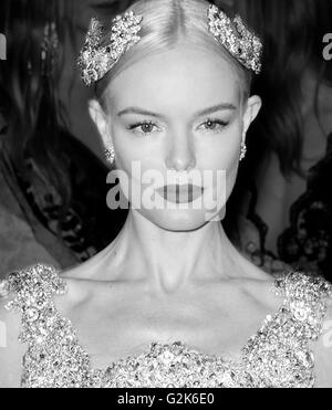 La ville de New York, USA - 2 mai 2016 : l'actrice Kate Bosworth assiste au Gala 2016 s'est réuni Banque D'Images