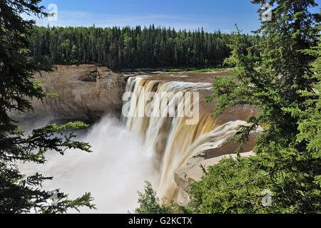 Hay River à Alexandra Falls Parc Territorial Twin Falls Gorge Canada Territoires du Nord-Ouest Banque D'Images