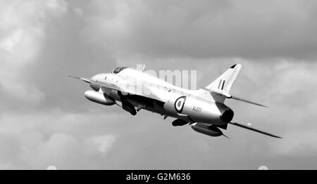 Photo noir et blanc photo de Hunter XG577 T7 décollant de l'Aérodrome de Dunsfold Banque D'Images