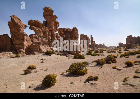 Roche érodée, formation de roches, Valle de las Rocas, vallée rocheuse, à Uyuni, Altiplano, Dreiländereck Bolivie, Argentine, Chili Banque D'Images