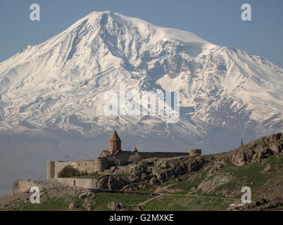 La meilleure vue sur hor virap monastère avec mont Ararat en arrière-plan. L'Arménie. Banque D'Images