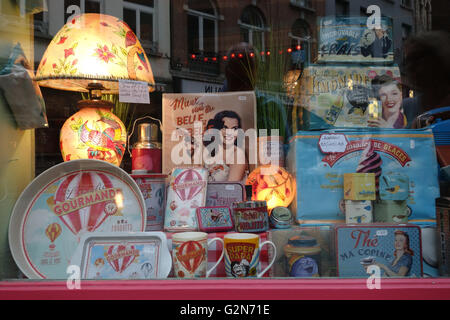 Akotwee, charmante boutique de vente d'objets vintages à Anvers, Belgique Banque D'Images