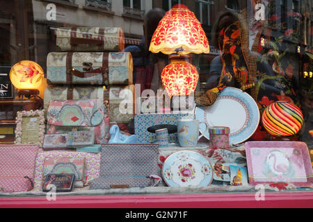 Akotwee, charmante boutique de vente d'objets vintages à Anvers, Belgique Banque D'Images