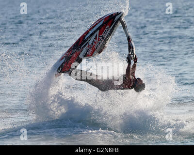 Compétition de Freestyle de jetski, Jet ski Alpe Adria Tour - Première course du championnat 2016 aquabike croate, dans la région de Zadar, Croatie. Banque D'Images