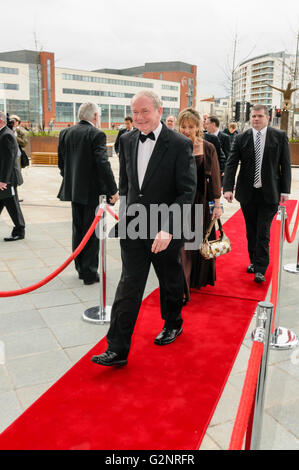 Belfast, Royaume-Uni. 30/03/2012 - Martin McGuinness et Martina Anderson (Sinn Fein) Arrivée à Belfast's £97M Titanic Visitors Centre tel qu'il est titulaire d'un pré-lancement dîner de gala. Banque D'Images