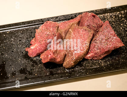 La fraîcheur de la viande de cerf grillé japonais yakiniku Banque D'Images