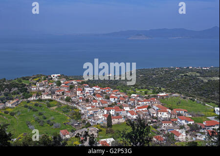 Vue panoramique sur village Kounoupitsa sur Méthana, dans le golfe Saronique à proximité Le Pirée, Grèce Banque D'Images