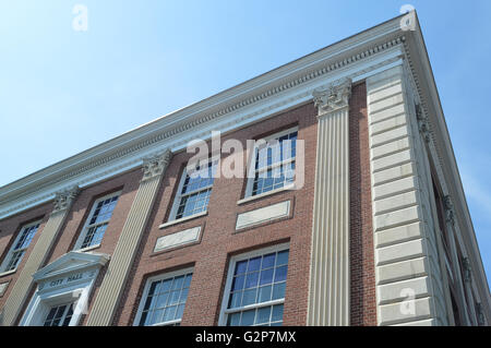 Burlington, USA - Le 28 mai 2016 : l'Hôtel de Ville de Burlington à l'intersection de la rue de l'Église et la rue principale à Burlington, Vermont Banque D'Images