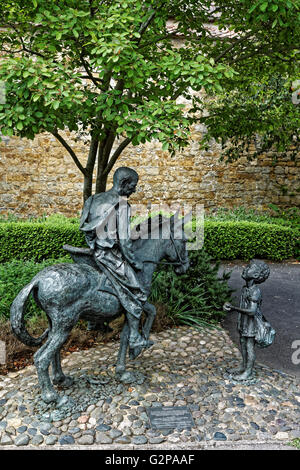 Les statues de bronze à Glastonbury Abbey Banque D'Images