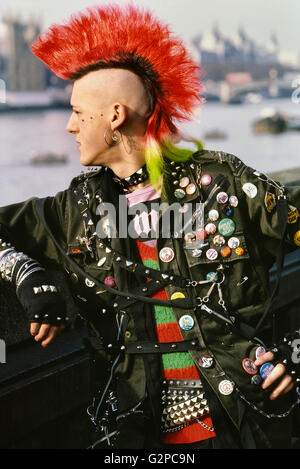 Punk Rocker Matt Belgrano, 'le monsieur punk'. Londres, Angleterre, Royaume-Uni, vers 1980 Banque D'Images