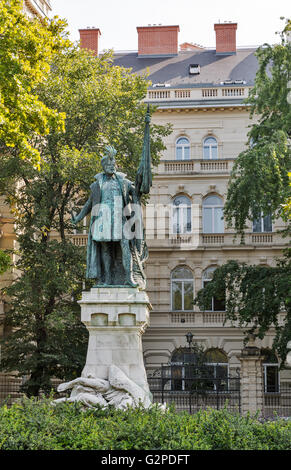 Kodaly korond place du cirque avec statue de Miklos Zrinyi à Budapest, en Hongrie, en Europe. Kodaly korond est un carré avec des statues de Banque D'Images