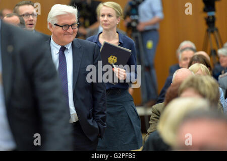 Berlin, Allemagne. 01 Juin, 2016. Le ministre allemand des affaires étrangères, Frank-Walter STEINMEIER (SPD) prend part à un événement pour la Journée des Casques bleus au ministère des Affaires étrangères à Berlin, Allemagne, 01 juin 2016. Photo : MAURIZIO GAMBARINI/dpa/Alamy Live News Banque D'Images